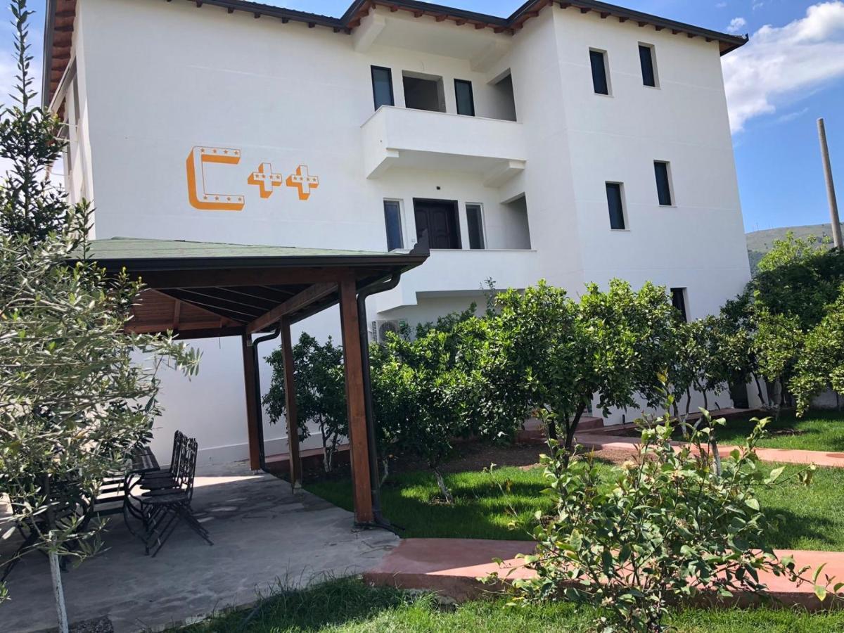 Hotel Vila C Plus Plus Berat Luaran gambar