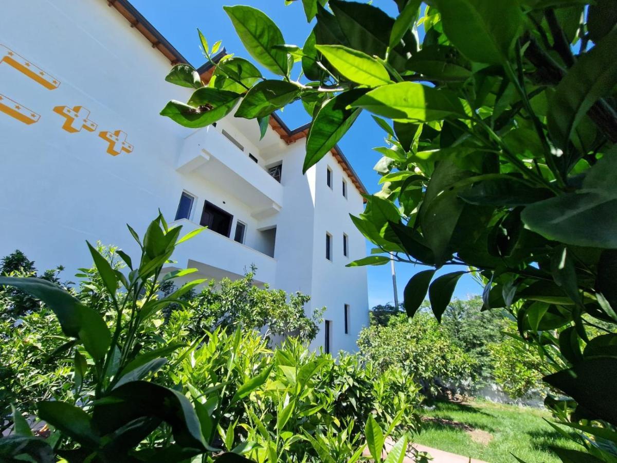 Hotel Vila C Plus Plus Berat Luaran gambar