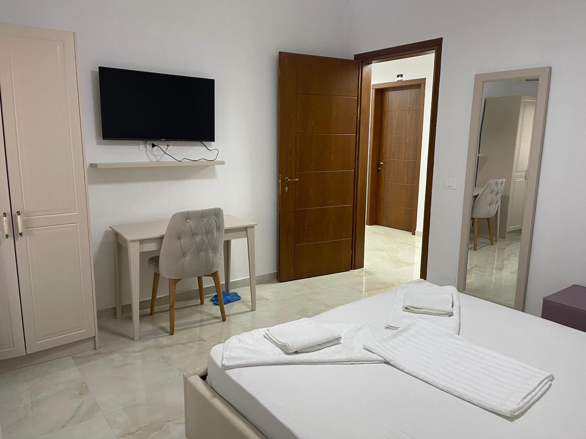 Hotel Vila C Plus Plus Berat Luaran gambar
