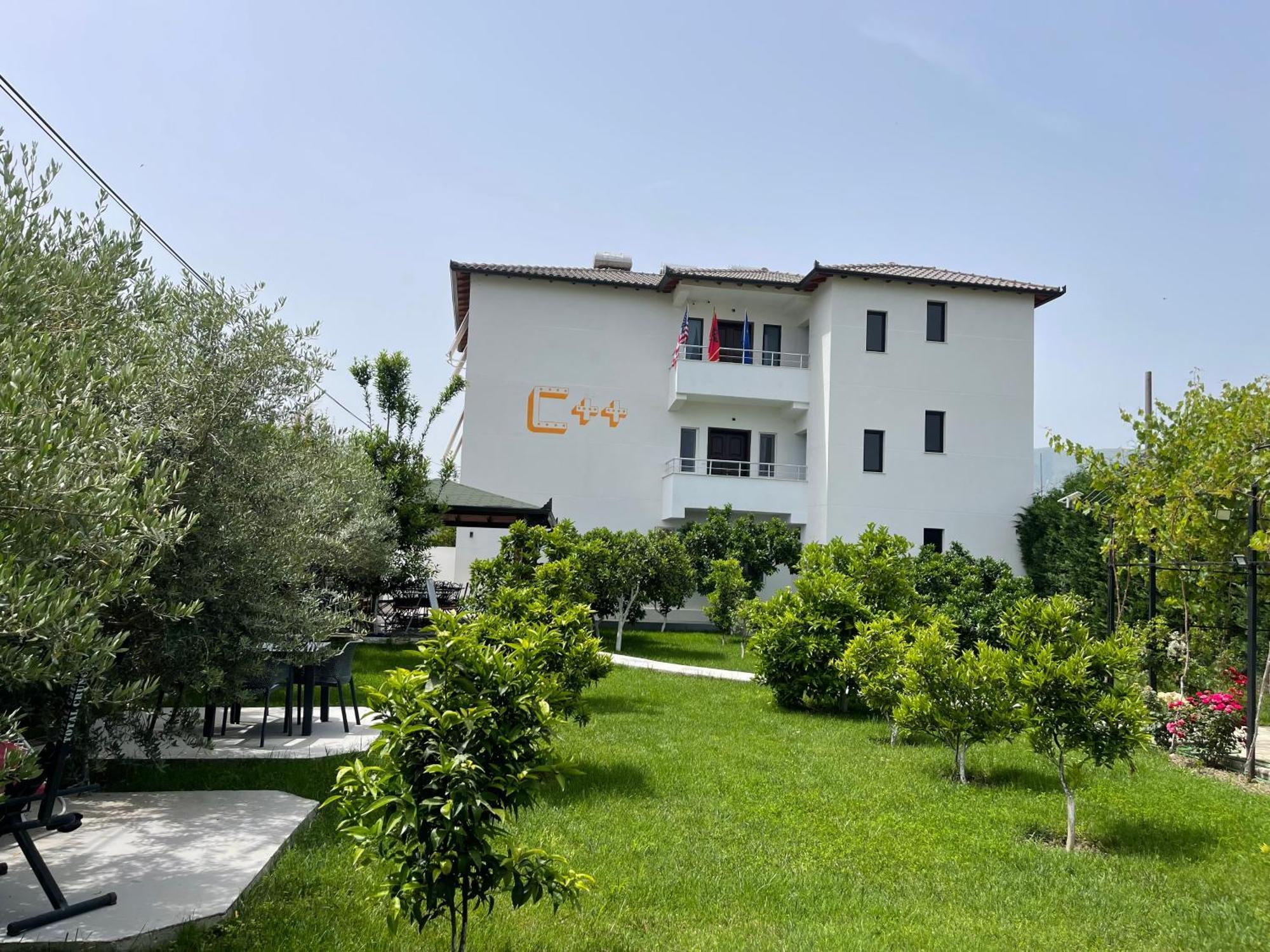 Hotel Vila C Plus Plus Berat Luaran gambar
