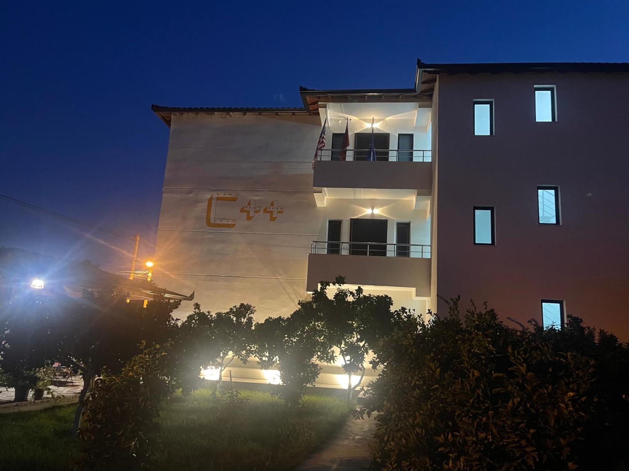 Hotel Vila C Plus Plus Berat Luaran gambar