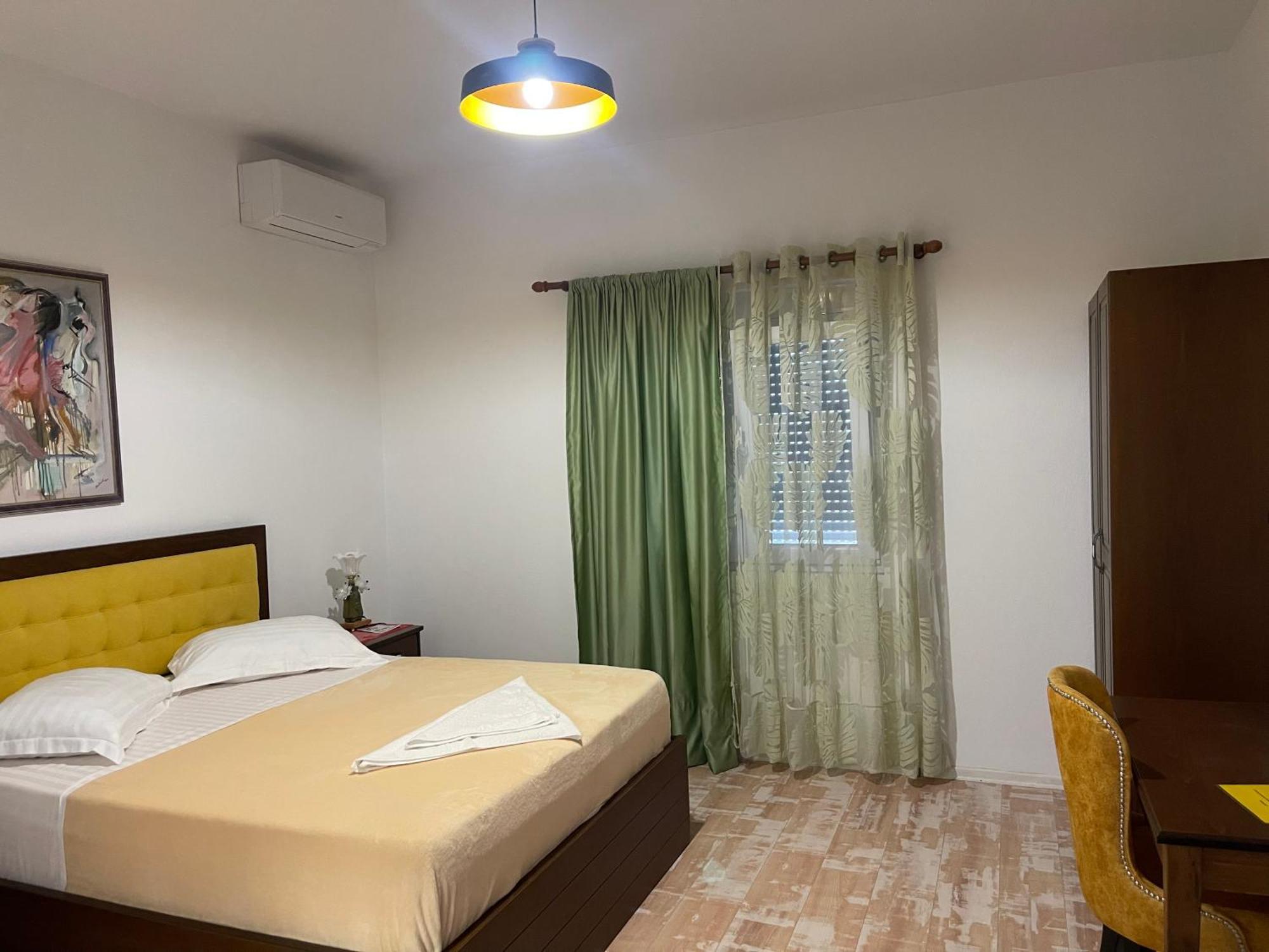 Hotel Vila C Plus Plus Berat Luaran gambar