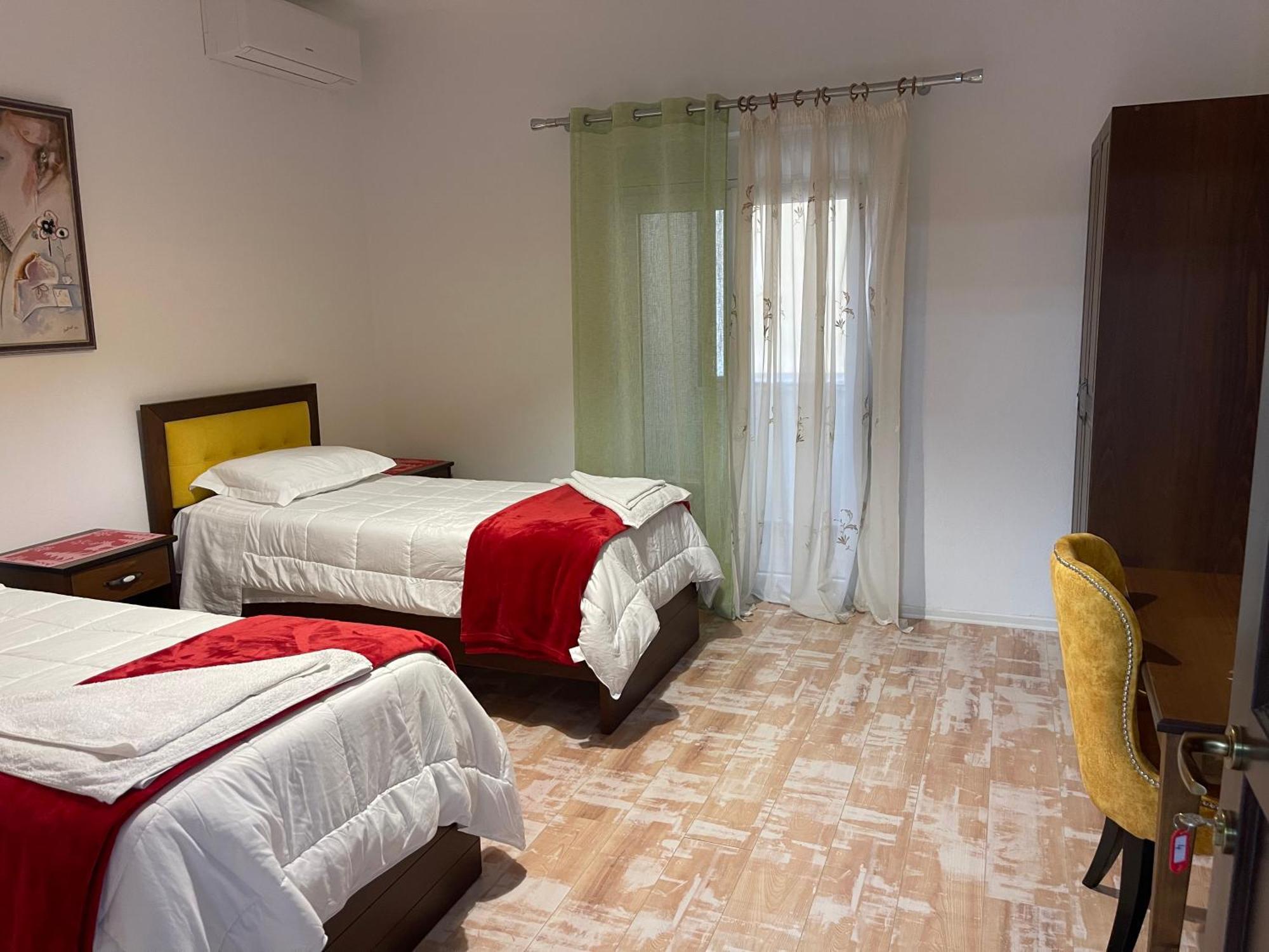 Hotel Vila C Plus Plus Berat Luaran gambar